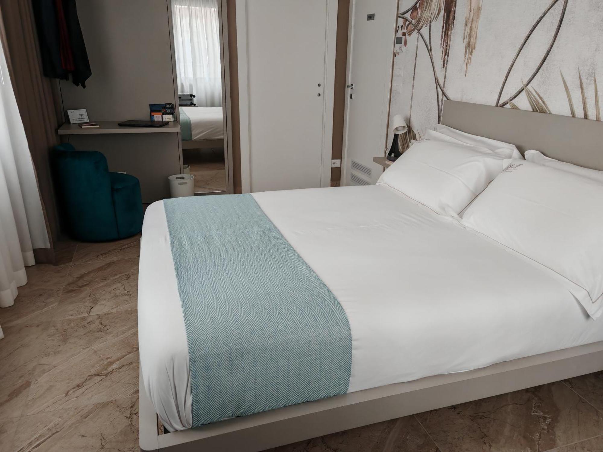 Effe4 Lovely Room Bari Exterior photo