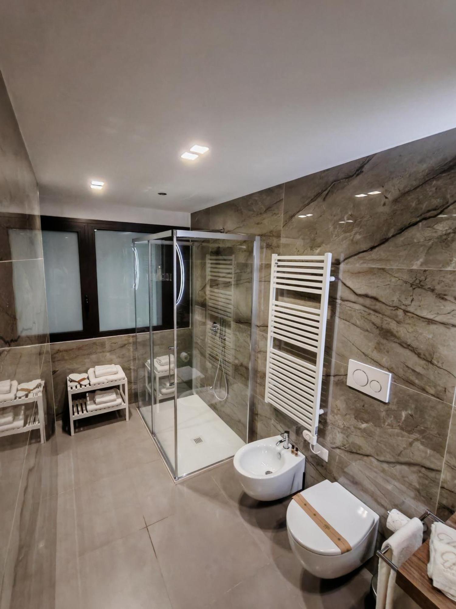 Effe4 Lovely Room Bari Exterior photo